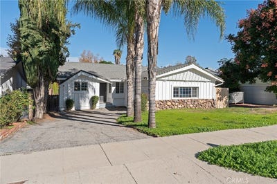 /international/us/22727-collins-street-woodland-hills-ca-110108398168/