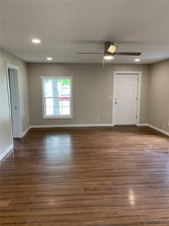 /international/us/512-n-division-street-stuart-ia-110108106318/
