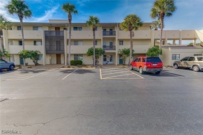 /international/us/333-joel-boulevard-lehigh-acres-fl-110107928906/