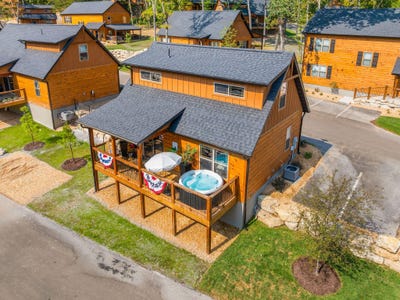 /international/us/275-short-creek-trail-hollister-mo-110119987032/