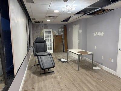 /international/us/356-middle-country-rd-coram-ny-110104222637/