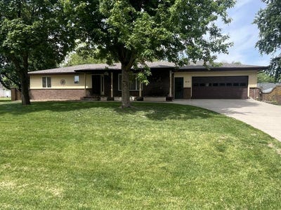/international/us/810-n-main-st-stuart-ia-110108888348/