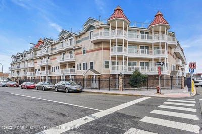 /international/us/21-blaine-avenue-seaside-heights-nj-110107266268/