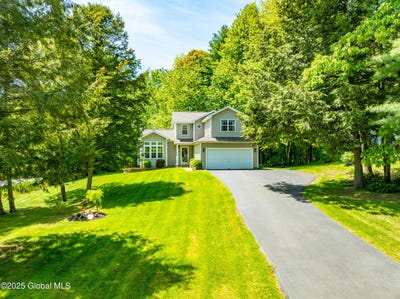 /international/us/43-hemlock-drive-greenfield-ny-110099910902/