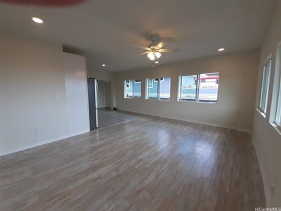 /international/us/1915-kalihi-street-honolulu-hi-110108547841/