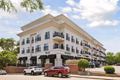 /international/us/3000-raleigh-avenue-saint-louis-park-mn-110099965442/