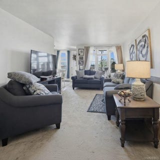 /international/us/60-hempstead-avenue-lynbrook-ny-110110237368/