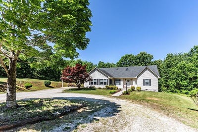 /international/us/119-s-fork-road-appomattox-va-110107982694/