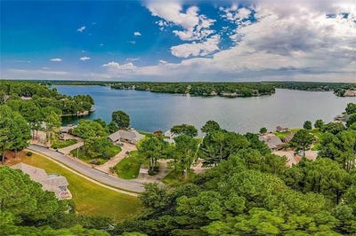 /international/us/anchinleck-cir-bella-vista-ar-110100942642/