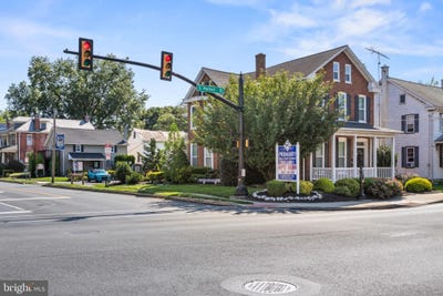 /international/us/405-s-market-street-elizabethtown-pa-110109954968/