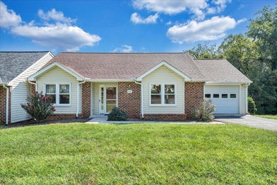 /international/us/112-village-park-court-lynchburg-va-110109995030/