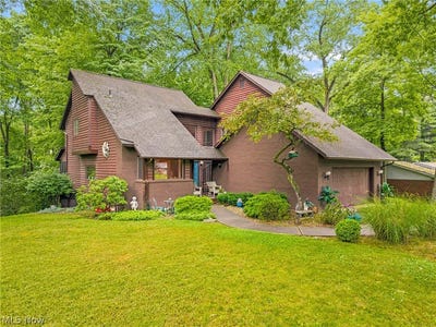 /international/us/8810-blossom-circle-nw-massillon-oh-110108983815/