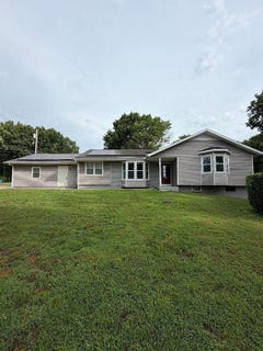 /international/us/1243-peterson-road-neosho-mo-110108472876/