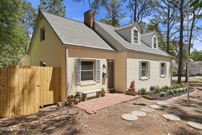 /international/us/4084-youngs-road-southern-pines-nc-110108078291/