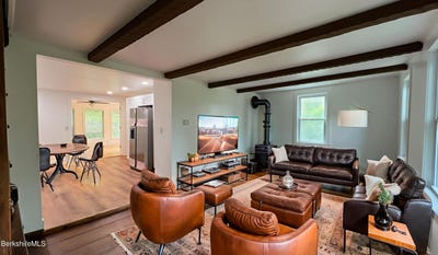 /international/us/190-willow-st-lee-ma-110102717900/