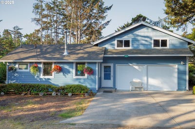 /international/us/5825-roma-ave-cloverdale-or-110100424132/