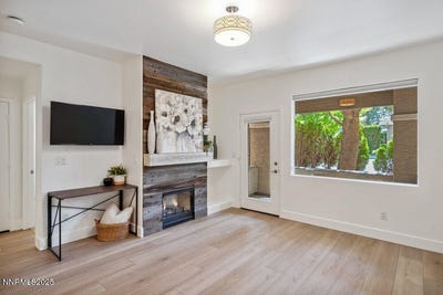 /international/us/900-s-meadows-parkway-unit-1813-reno-nv-110100198407/