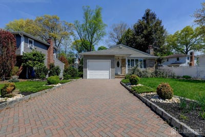 /international/us/4-azalea-court-north-plainfield-nj-110108076936/