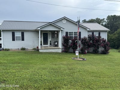 /international/us/331-w-everett-st-sparta-tn-110101052000/