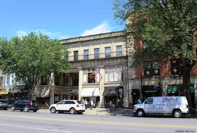 /international/us/376-broadway-saratoga-springs-ny-110099483471/