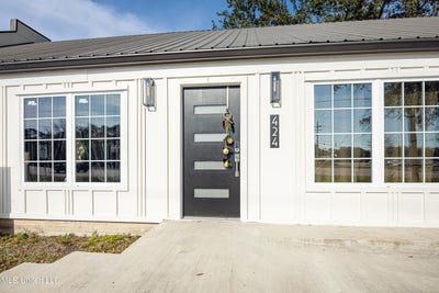 /international/us/424-highway-90-gautier-ms-110104851248/