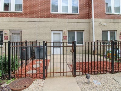 /international/us/2409-w-32nd-place-chicago-il-110119359691/