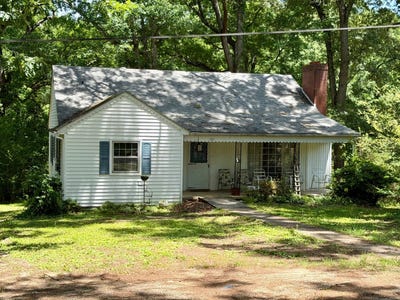 /international/us/107-park-street-boydton-va-110108881533/