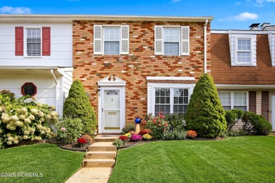 /international/us/17-kingsley-way-freehold-nj-110120028713/