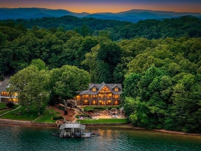 /international/us/671-adra-road-morganton-ga-110108439544/