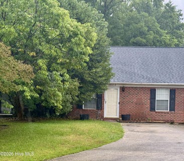 /international/us/2802-richard-drive-greenville-nc-110108913938/