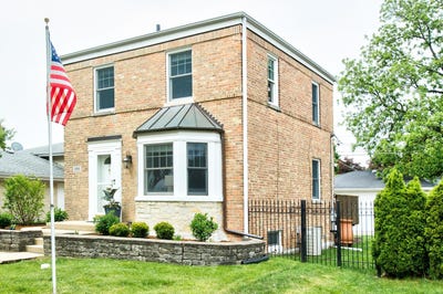 /international/us/8310-n-oriole-avenue-niles-il-110108956369/