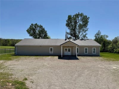 /international/us/480-se-dd-highway-warrensburg-mo-110107517860/