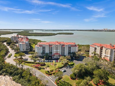 /international/us/201-vintage-bay-drive-marco-island-fl-110107438251/