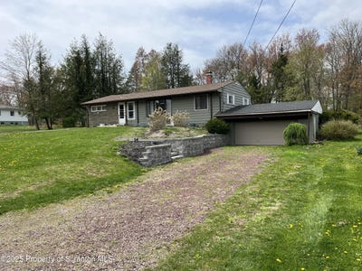 /international/us/104-shady-drive-roaring-brook-twp-pa-110099274246/