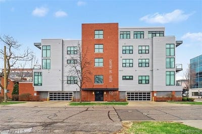 /international/us/100-n-center-street-royal-oak-mi-110107339141/