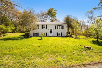 /international/us/22-avery-road-pocasset-ma-110108017078/