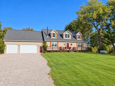 /international/us/4179-galbraith-line-road-croswell-mi-110120418353/