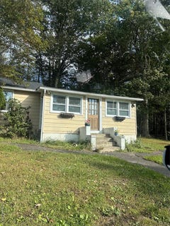 /international/us/171-lake-shore-drive-pine-bush-ny-110106670757/