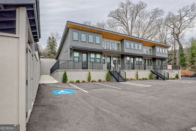 /international/us/21-valley-street-clayton-ga-110107308229/
