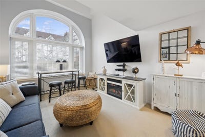 /international/us/236-edgemere-street-montauk-ny-110106214741/