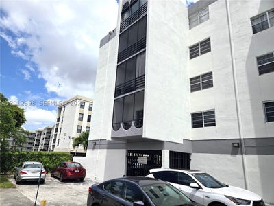 /international/us/4670-w-13th-ln-hialeah-fl-110107787275/?lang=id