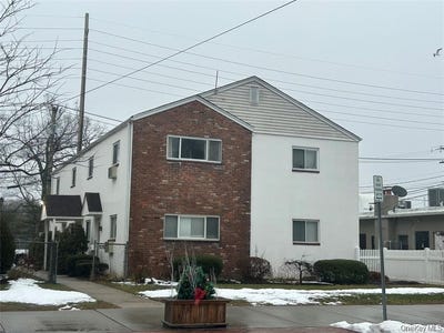 /international/us/179-orinoco-drive-bay-shore-ny-110104818044/