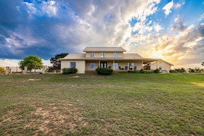 /international/us/247-huntleigh-rd-hunt-tx-110108903459/