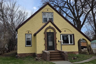 /international/us/602-broadway-wheaton-mn-110107479188/
