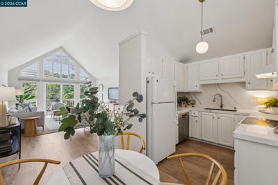 /international/us/122-ascot-ct-moraga-ca-110108655842/