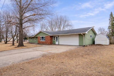 /international/us/300-highland-avenue-erie-il-110107233958/