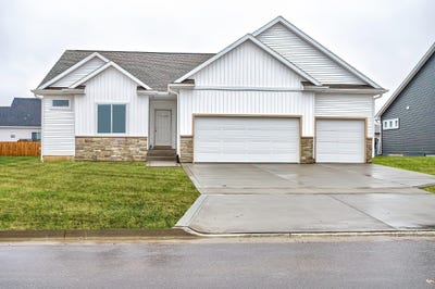 /international/us/313-cedar-drive-gilbert-ia-110095840717/