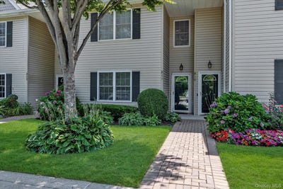 /international/us/911-altessa-boulevard-melville-ny-110101234476/