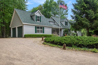 /international/us/59010-26th-avenue-bangor-mi-110099676209/