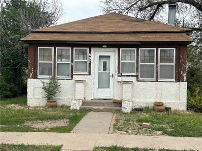 /international/us/606-n-10th-street-garden-city-ks-110099263928/